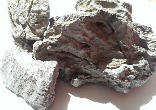 Dymax Green Dragon Rock Per Kg