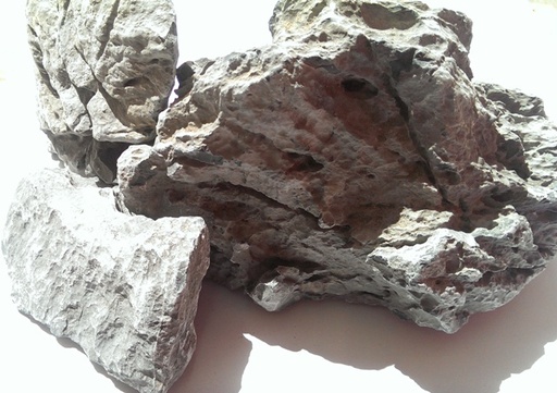 [9999990006660] Dymax Green Dragon Rock Per Kg